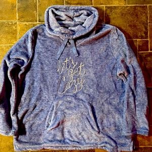 Denver Hayes super soft plush like velvet “let’s get cozy” in silver almost new